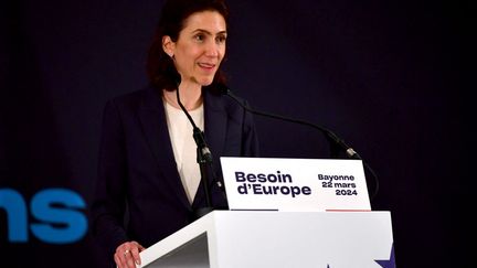 Valérie Hayer, tête de liste Renaissance aux élections européennes, à Bayonne, le 22 mars 2024. (GAIZKA IROZ / AFP)