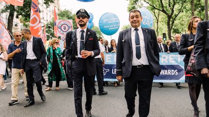 Des pilotes de ligne manifestent contre le projet de réforme des retraites, le 16 septembre 2019 à Paris. (KARINE PIERRE / HANS LUCAS)