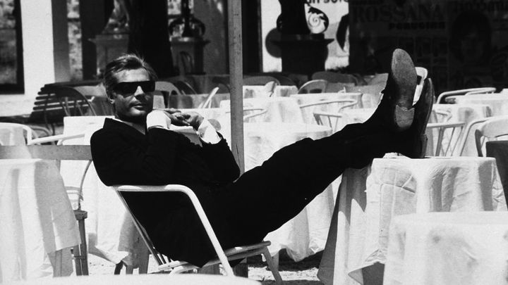 Marcello Mastroïanni dans Huit et demi (Réal. Federico Fellini, 1963) (ARCHIVES DU 7EME ART)