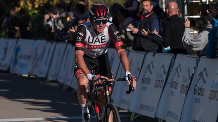 Le coureur du team UAE Team Emirates Brandon McNulty lors du circuit cycliste de Majorque, le 29 janvier 2022. (ATIENZA / EFE)