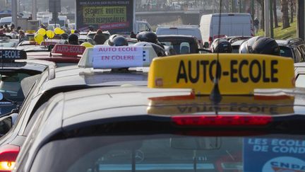 &nbsp; (Les auto-écoles s'étaient déjà mobilisées il y a un an pour contester la réforme du permis alors en examen © maxPPP)