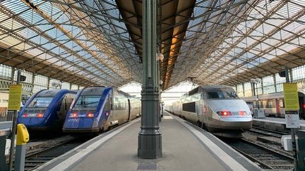 Un quai de la gare de Tours, en décembre 2019. (BORIS COMPAIN / FRANCE-BLEU TOURAINE)