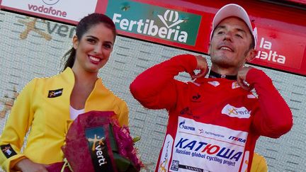 "Purito" Rodriguez (Katusha) enfile son maillot rouge (JAIME REINA / AFP)