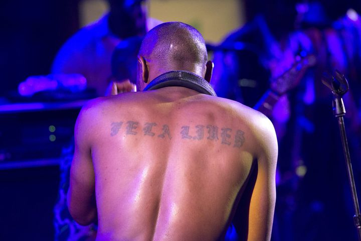 Seun Kuti s'est fait tatouer "Fela Live"
 (Sebastien LAPEYRERE/MAXPPP)