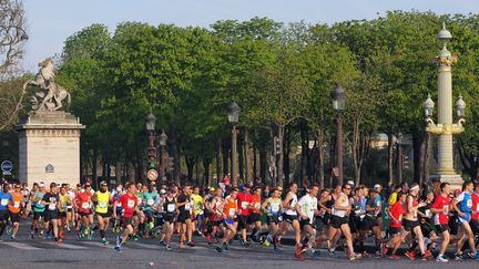 54 000&nbsp;coureurs ont participé au&nbsp;39e Marathon de Paris, le 12 avril 2015. (MUSTAFA YALCIN / ANADOLU AGENCY / AFP)