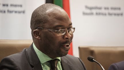 Le ministre de la Justice Michael Masutha donne une conférence de presse à Prétoria (Afrique du Sud), vendredi 21 octobre 2016. (GIANLUIGI GUERCIA / AFP)