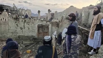 Afghanistan : un séisme de magnitude 5,9 fait près d'un millier de morts (FRANCE 2)