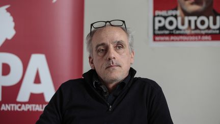 Philippe Poutou, candidat à l'élection présidentielle pour le Nouveau parti anticapitaliste, le 16 janvier 2017, à Paris. (GEOFFROY VAN DER HASSELT / AFP)