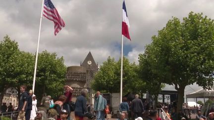 Plusieurs centaines de milliers de visiteurs sont attendus pour l'anniversaire des 80 ans du Débarquement. Et certains commerces en profitent.