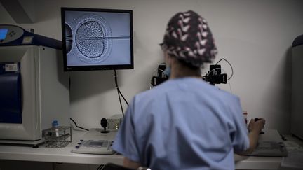 Le centre de procréation médicalement assistée du Groupe Hospitalier Croix Saint-Simon, à Paris, le 25 octobre 2022. (JULIEN DE ROSA / AFP)