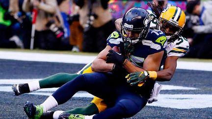 Jermaine Kearse (Seattle Seahawks) capte le touchdown de la victoire face aux Packers (KEVIN C. COX / GETTY IMAGES NORTH AMERICA)