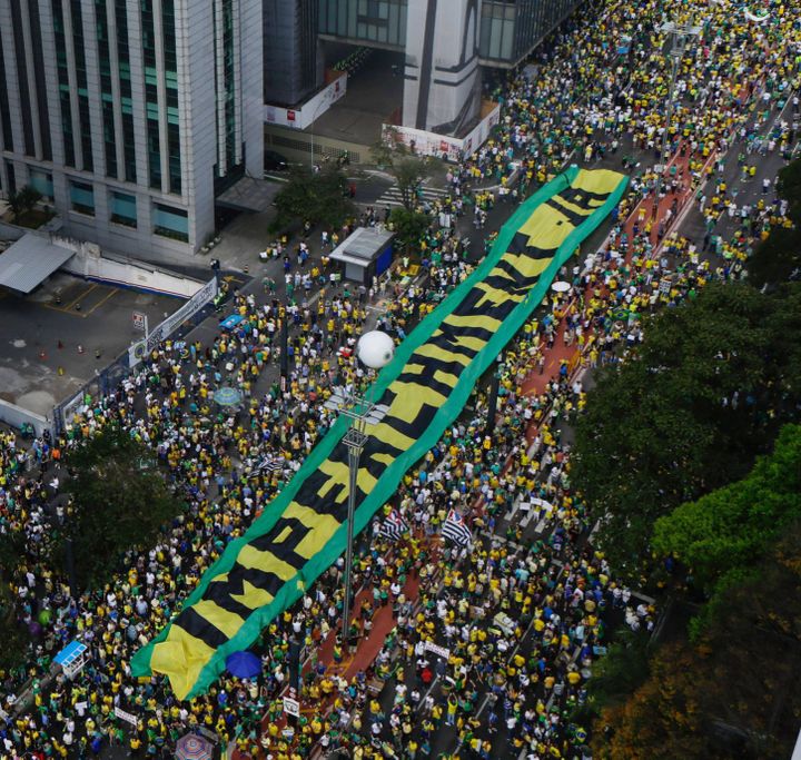 Manifestation à Sao paulo pour la destitution de la présidente Dilma Rousseff, le 16 août 2015. (Gabrieala Bilo/ Agencia Estado)