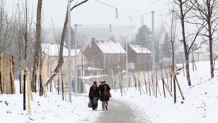 Plusieurs centim&egrave;tres de neige ont d&eacute;j&agrave; recouvert les rues de Lens (Pas-de-Calais), le 11 mars 2013.&nbsp; ( MAXPPP)