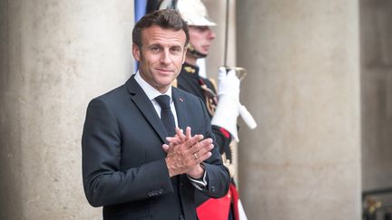 Emmanuel Macron à l'Elysée, le 22 juillet 2022, à Paris. (ARTHUR NICHOLAS ORCHARD / HANS LUCAS / AFP)