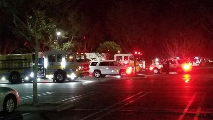 Un tireur a abattu douze personnes dans un établissement de Thousand Oaks (Californie), le 7 novembre 2018. (THOMAS GORDEN / REUTERS)