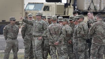 Des soldats américains se trouvent à Donna (Texas), le 4 novebre 2018. (JOHN MOORE / GETTY IMAGES NORTH AMERICA / AFP)