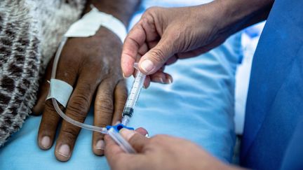 Une patiente&nbsp;à l'hôpital&nbsp;San Juan de Dios, à Caracas (Venezuela). Photo d'illustration. (DORA MAIER / LE PICTORIUM / MAXPPP)