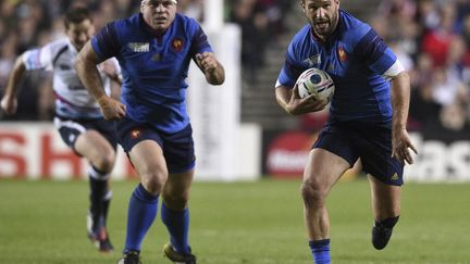 Frédérik Michalak (à droite), au côté de Guilhem Guirado (FRANCK FIFE / AFP)