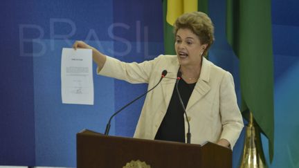 La présidente du Brésil Dilma Roussef, le 17 mars 2016 à Brasilia (Brésil). (RICARDO BOTELHO / BRAZIL PHOTO PRESS / AFP)