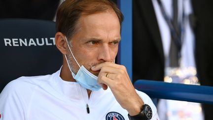 Thomas Tuchel souffre d'une entorse à la cheville gauche.&nbsp; (FRANCK FIFE / AFP)