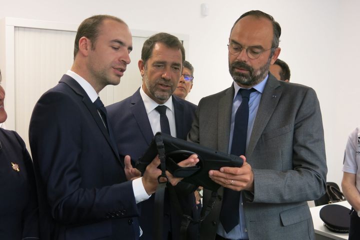 Le maire de Palaiseau (Essonne), le ministre de l'Intérieur et le Premier ministre, le 31 juillet 2019, à Palaiseau. (MAXPPP)