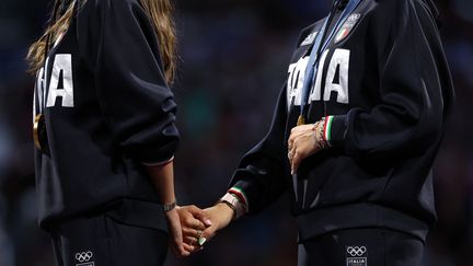 Rossella Fiamingo a remporté la médaille d'or lors de la compétition par équipe d'épée féminine lors des Jeux Olympiques de Paris 2024 au Grand Palais à Paris, le 30 juillet 2024. (FRANCK FIFE / AFP)