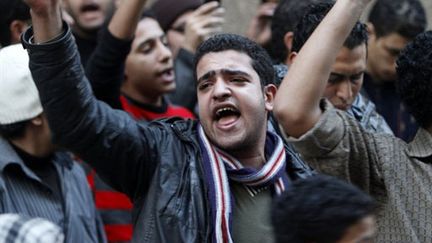 Coptes en colère à Alexandrie, après l'attentat contre l'église des Saints (2 janvier 2011) (AFP / Mohammed Abed)