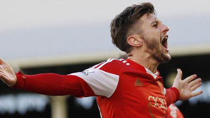 Le milieu offensif anglais Adam Lallana sous son ancien maillot de Southampton (IAN KINGTON / AFP)