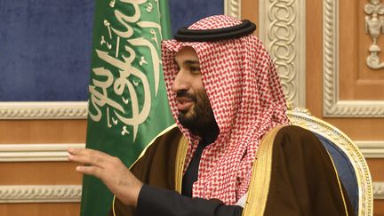 Le prince héritier saoudien,&nbsp;Mohammed ben Salmane, lors d'une rencontre avec le secrétaire d'Etat américain à Riyad, le 14 janvier 2019. (ANDREW CABALLERO-REYNOLDS / POOL / AFP)