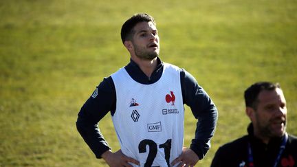 L'arrière international de La Rochelle, Brice Dulin, lors d'un rassemblement de l'équipe de France à Aubagne avec Laurent Labit, en charge des lignes arrières, le 29 janvier 2022. (MAXPPP)