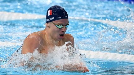 Léon Marchand, sur la demi-finale du 200 m brasse, le 1er août 2024. (CHRISTOPHE SAIDI/SIPA / SIPA)