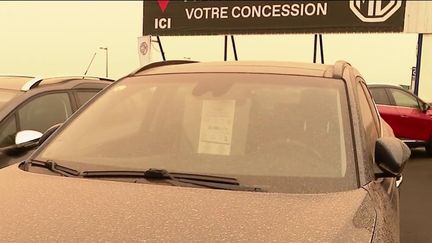 Dans plusieurs régions de France, du sable du Sahara est tombé mardi 15 mars. Le résultat d'une dépression sur le Maroc.&nbsp; (FRANCE 2)