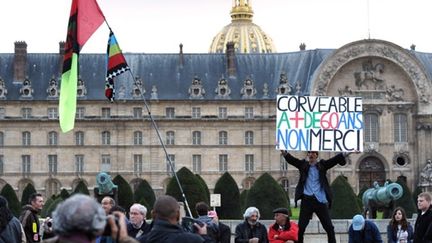 Aux Invalides, manifestation du 19 octobre 2010 (AFP/Miguel Medina)