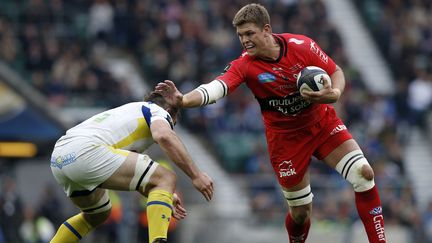 Le Toulonnais Juan Smith face au Clermontois Jamie Cudmore, au stade de&nbsp;Twickenham &agrave; Londres pour la finale de la coupe d'Europe de Rugby, le 2 mai 2015. (ADRIAN DENNIS / AFP)