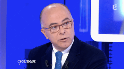 Bernard Cazeneuve : "Onze attentats ont été déjoués en 2015" sur le sol français