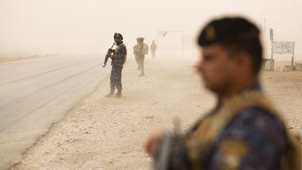 Après la résurgence de l'Etat islamique dans le centre de l'Irak, la police irakienne traque les jihadistes dans le triangle Kirkuk-Salah et Din-Diyala, le 13 octobre 2021. (LAURENT PERPIGNA IBAN / HANS LUCAS / AFP)