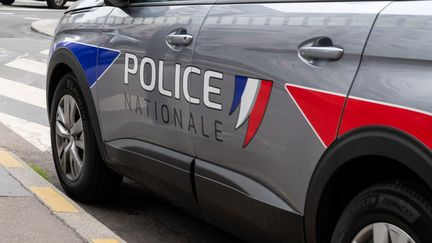 Une voiture de la police nationale à Paris, le 5 février 2024. (RICCARDO MILANI / HANS LUCAS / AFP)