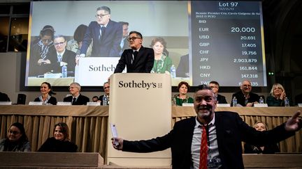 La vente aux enchères aux Hospices de Beaune (Côte-d'Or), le 20 novembre 2022. (JEFF PACHOUD / AFP)