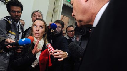 Rennes (Ille-et-Vilaine), le 6 novembre 2013 - Nadine Hourmant, d&eacute;l&eacute;gu&eacute;e syndicale FO chez le volailler Doux et le pr&eacute;fet de la r&eacute;gion Bretagne Patrick Strzoda (JEAN-SEBASTIEN EVRARD / AFP)