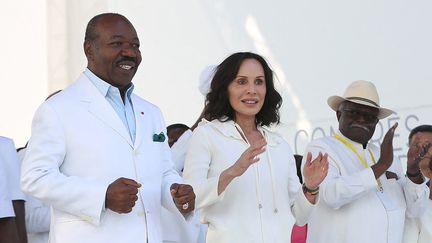 Ali Bongo Ondimba et l'ancienne Première dame du Gabon Sylvia Bongo Ondimba au stade Nzeng-Ayong de Libreville, le 10 juillet 2023. (STEEVE JORDAN / AFP)