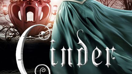 "Cinder" de Marissa Meyer (POCKET JEUNESSE)