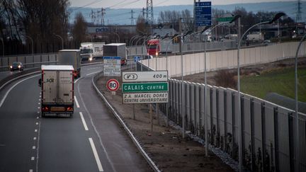 Pas-de-Calais : mort du conducteur d'une camionnette à cause d'un barrage de migrants