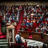 Une discussion à l'Assemblée nationale, du projet de loi sur l'immigration de Gérald Darmanin, le 19 décembre 2023 à Paris. (XOSE BOUZAS / HANS LUCAS / AFP)