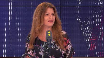 Marlène Schiappa, secrétaire d’État chargée de l’égalité femmes-hommes et de la lutte contre les discriminations, était l'invitée de franceinfo mardi 27 août. (FRANCEINFO / RADIOFRANCE)