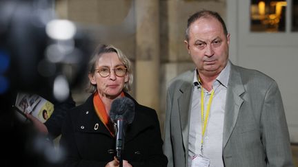 Véronique Le Floc'h, présidente de la Coordination rurale, et Christian Convers, secrétaire général du syndicat agricole, le 23 janvier 2024 à Matignon après leur rendez-vous avec le Premier ministre. (IAN LANGSDON / AFP)