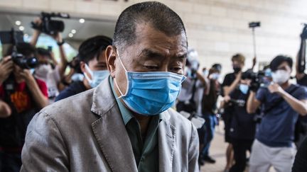 Jimmy Lai in front of the West Kowloon court in Hong Kong, September 3, 2020. (ISAAC LAWRENCE / AFP)