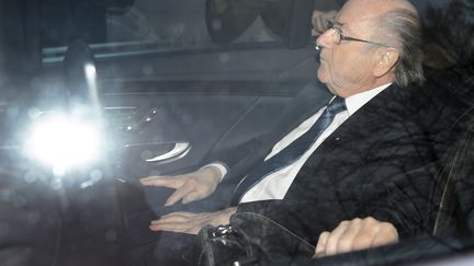 Sepp Blatter veut défendre son honneur.