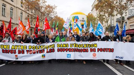 Des enseignants ont manifesté à Paris le 12 novembre.&nbsp; (STRINGER/AFP)