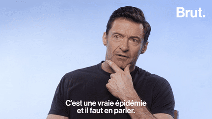 En salles de cinéma ce 1er mars, The Son filme le quotidien d’un père et de son fils atteint de dépression. Hugh Jackman y joue le rôle principal du père. Pour Brut, il explique pourquoi il faut parler de la santé mentale chez les jeunes. (BRUT / FRANCEINFO)