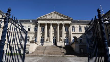 Le palais de justice d'Amiens (Somme), ville dans laquelle un r&eacute;seau de trafic d'h&eacute;ro&iuml;ne a &eacute;t&eacute; d&eacute;mantel&eacute;&nbsp;le 20 d&eacute;cembre 2012. (THOMAS SAMSON / AFP)